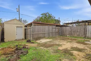 321 Gregory Ln, Grand Prairie, TX 75052 - Photo 26