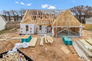 421 Red Bud Ln, Tolar, TX 76476 - Photo 4