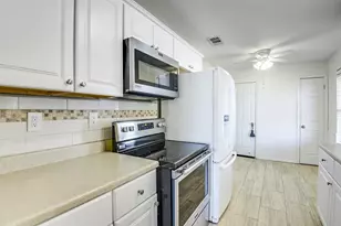 309 Stiles Dr, Midlothian, TX 76065 - Photo 10