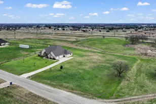 2011 Perkins Ln, Weatherford, TX 76088 - Photo 4