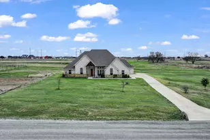 2011 Perkins Ln, Weatherford, TX 76088 - Photo 1
