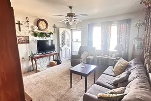 426 Goodyear St, Irving, TX 75062 - Photo 6