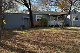 426 Goodyear St, Irving, TX 75062 - Photo 2