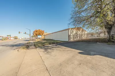 3819 McCart Avenue, Fort Worth, TX 76110 - Photo 8