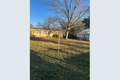 1913 Hilltop Drive, Garland, TX 75042 - Photo 10