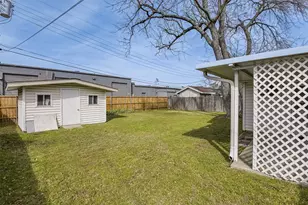 2130 Goerte Dr, Grand Prairie, TX 75051 - Photo 26