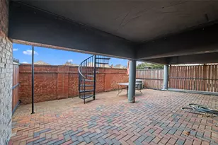 563 Rockingham Dr, Irving, TX 75063 - Photo 12