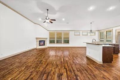 6814 Springwood Lane, Garland, TX 75044 - Photo 10
