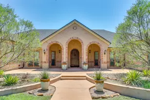 525 S Sugartree Dr, Lipan, TX 76462 - Photo 2