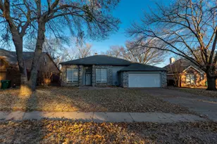 4103 Meadow Dr, Grapevine, TX 76051 - Photo 4