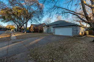 4103 Meadow Dr, Grapevine, TX 76051 - Photo 2