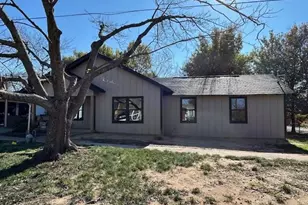 415 W Walnut St, Whitewright, TX 75491 - Photo 32