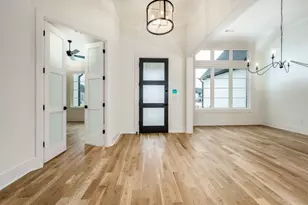 400 Saratoga Dr, Denton, TX 76210 - Photo 2