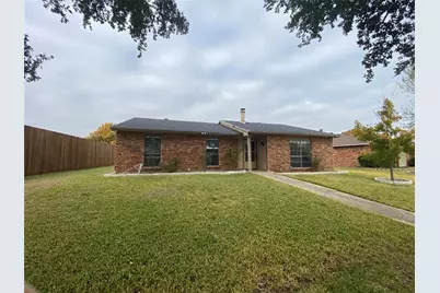 2018 Clark Trail, Grand Prairie, TX 75052 - Photo 4