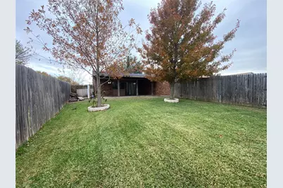 2018 Clark Trail, Grand Prairie, TX 75052 - Photo 32