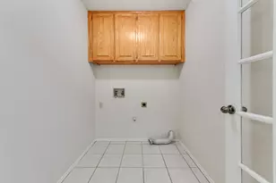 6423 Rising Meadow Dr, Arlington, TX 76018 - Photo 10