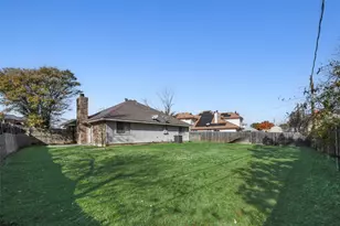 6423 Rising Meadow Dr, Arlington, TX 76018 - Photo 16