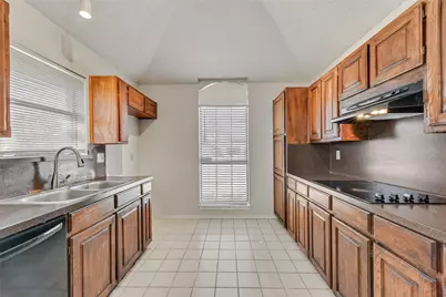 6423 Rising Meadow Drive, Arlington, TX 76018 - Photo 8