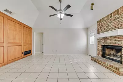 6423 Rising Meadow Drive, Arlington, TX 76018 - Photo 4