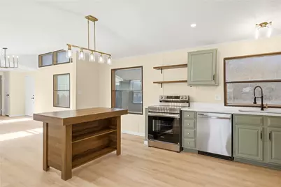 821 Flamingo Road, Granbury, TX 76049 - Photo 6