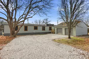 821 Flamingo Rd, Granbury, TX 76049 - Photo 1