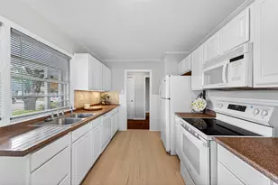 646 Denton Dr, Sherman, TX 75092 - Photo 8