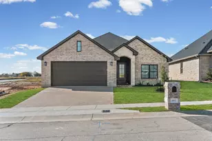 1817 Fabian Dr, Waco, TX 76712 - Photo 2