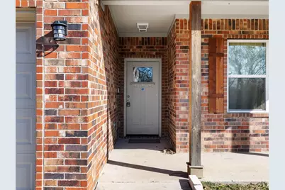 86 Tremont Street, Cleburne, TX 76031 - Photo 2