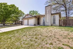 5008 Santa Fe Ct, Arlington, TX 76017 - Photo 2