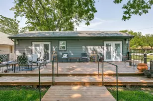 407 E Broad St, Forney, TX 75126 - Photo 2