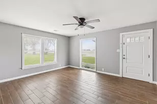 410 Ayres St, Hutchins, TX 75141 - Photo 6