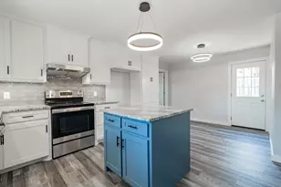 304 Pine St, Seven Points, TX 75143 - Photo 10