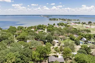 304 Pine St, Seven Points, TX 75143 - Photo 30