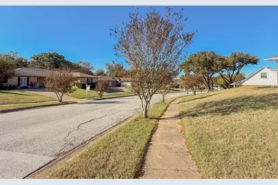 6320 Arthur Drive, Edgecliff Village, TX 76134 - Photo 32