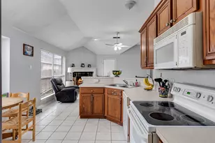 5648 Centeridge Dr, Dallas, TX 75249 - Photo 4