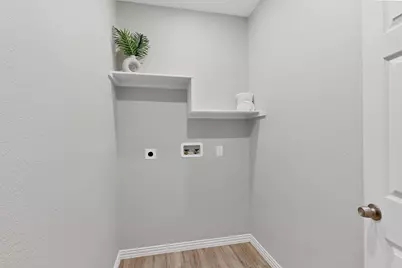 633 Ogden Avenue, Cockrell Hill, TX 75211 - Photo 16