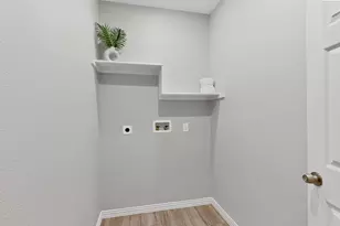 633 Ogden Ave, Cockrell Hill, TX 75211 - Photo 16