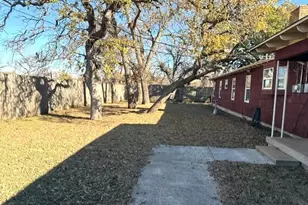 504 W Pioneer St, Rising Star, TX 76471 - Photo 16