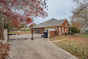 316 Coach House Cir, Fort Worth, TX 76108 - Photo 4