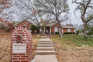 316 Coach House Cir, Fort Worth, TX 76108 - Photo 1