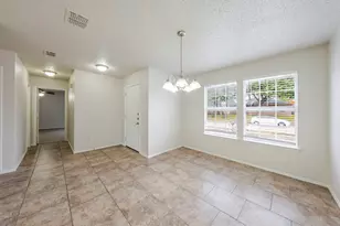 2454 Meadowgate Ln, Lancaster, TX 75134 - Photo 4