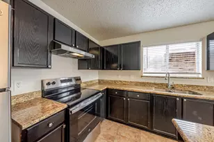 2454 Meadowgate Ln, Lancaster, TX 75134 - Photo 16