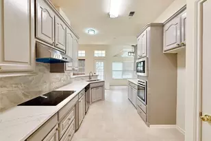 2201 Greendale Ct, Bedford, TX 76022 - Photo 8