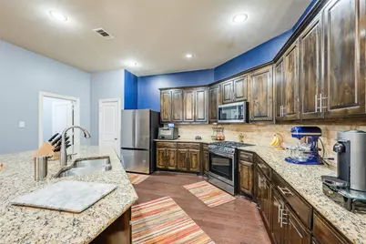 6920 Kingdom Estates Drive, Dallas, TX 75236 - Photo 8