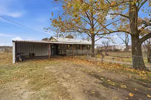 806 Hamilton Dr, Gholson, TX 76705 - Photo 2