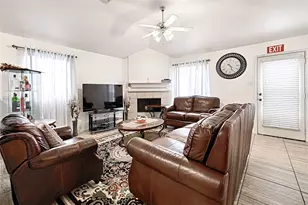 101 Fairbanks Dr, Garland, TX 75043 - Photo 14