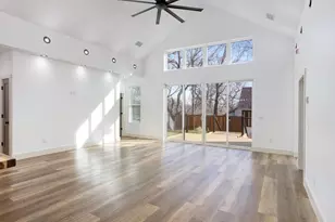 319 S Pecan St, Bells, TX 75414 - Photo 6