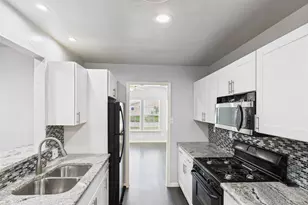 5601 Oak Grove Rd W, Fort Worth, TX 76134 - Photo 6