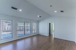 100 Spring Oak St, Lacy Lakeview, TX 76705 - Photo 12