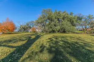 100 Spring Oak St, Lacy Lakeview, TX 76705 - Photo 28